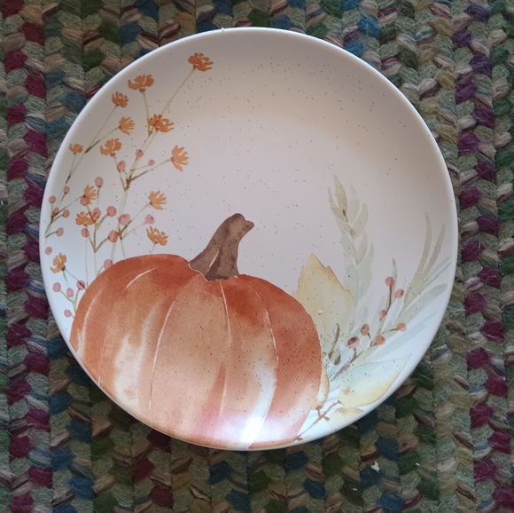 Gorgeous New Set of Four Fall Salad Plates. - Picture 2 of 6
